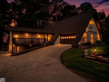 5823 Lakeshore Drive, Buford, GA 30518