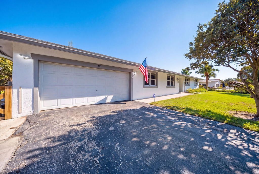 4910 SW 205th Avenue, Southwest Ranches, FL 33332 Photo