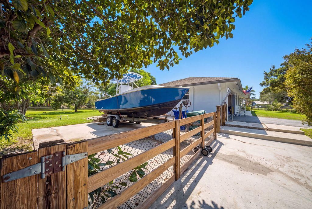 4910 SW 205th Avenue, Southwest Ranches, FL 33332 Photo