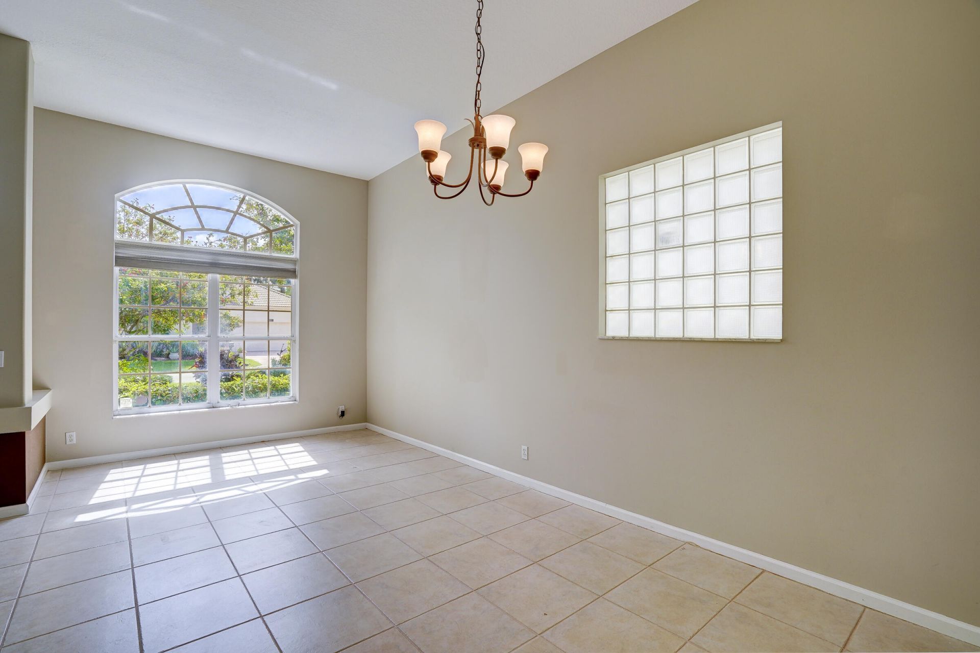 1117 Avondale Court, West Palm Beach, FL 33409 Photo