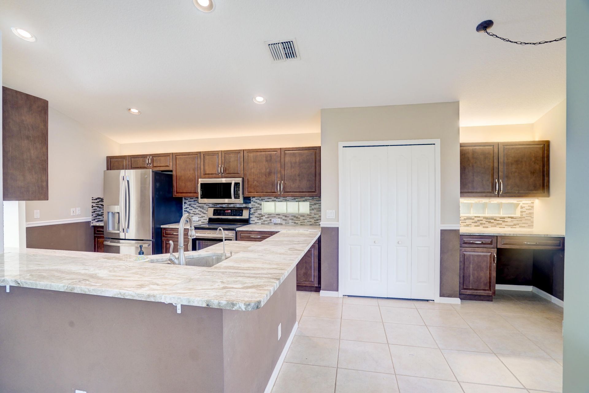 1117 Avondale Court, West Palm Beach, FL 33409 Photo