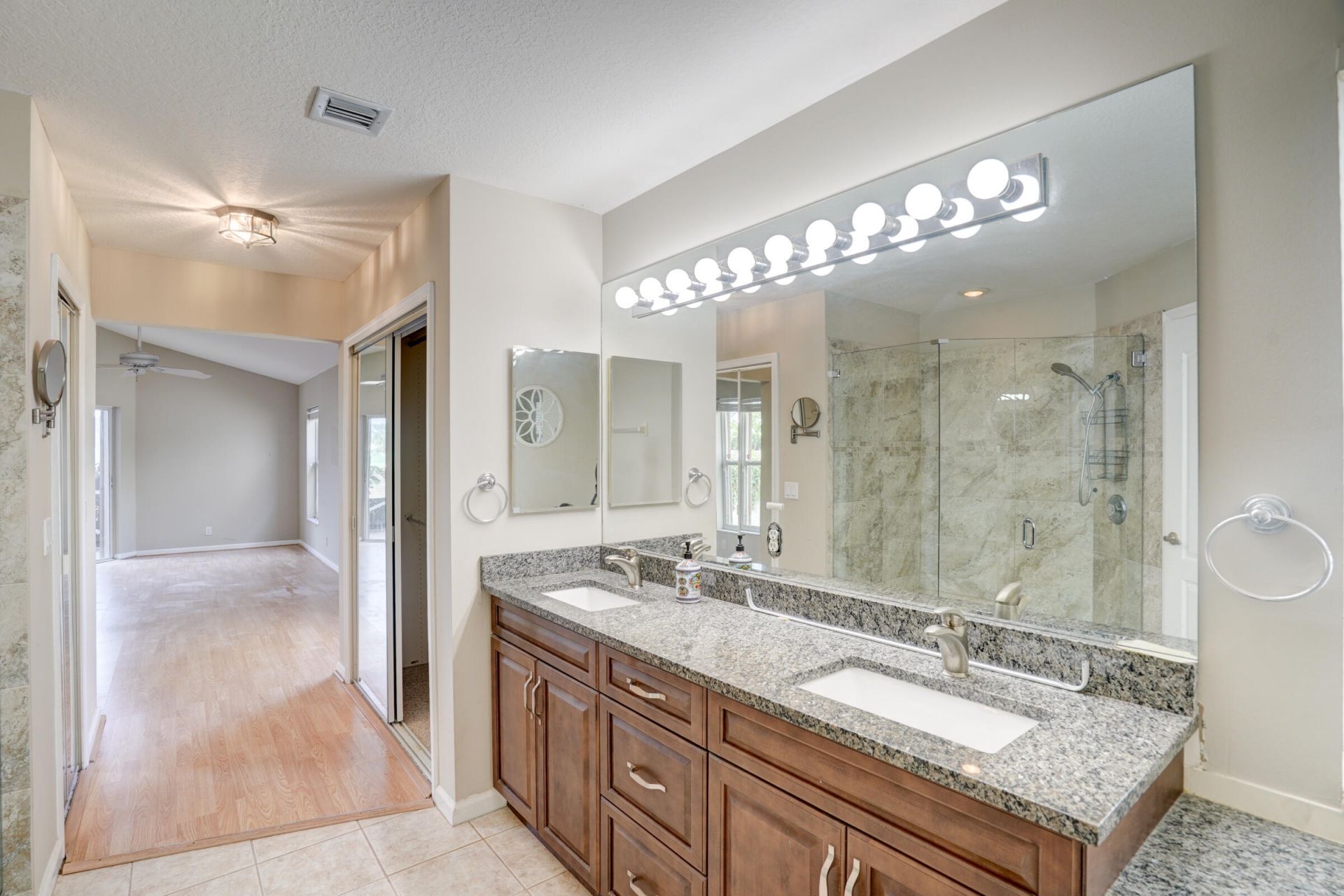 1117 Avondale Court, West Palm Beach, FL 33409 Photo