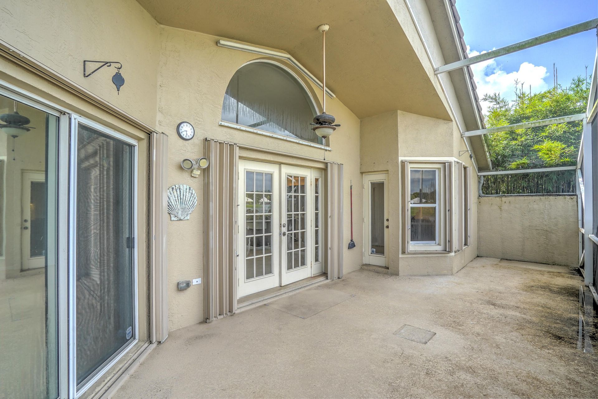 1117 Avondale Court, West Palm Beach, FL 33409 Photo