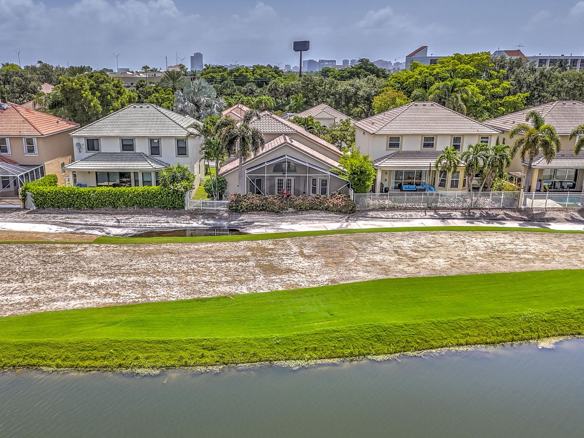1117 Avondale Court, West Palm Beach, FL 33409 Photo