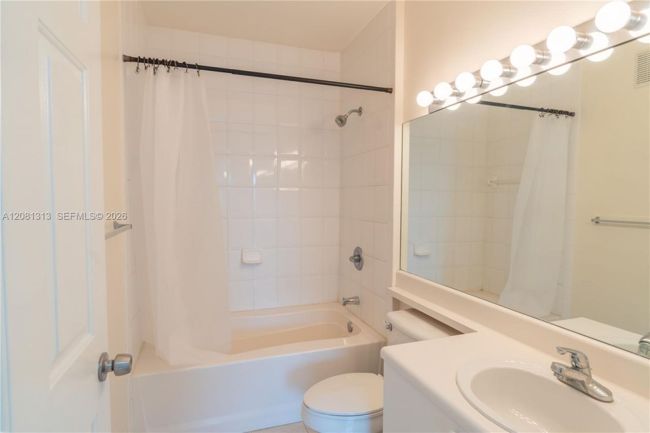 7920 N Nob Hill Rd , Unit 305, Tamarac, FL 33321 Photo