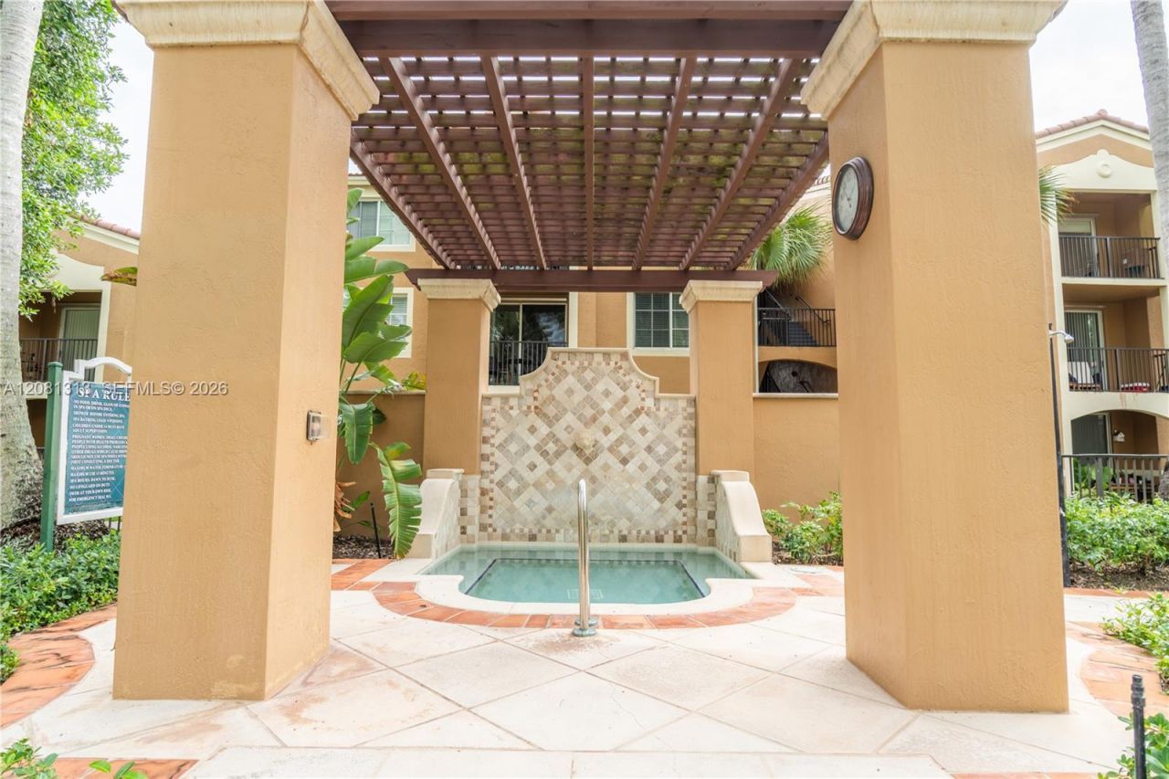 7920 N Nob Hill Rd , Unit 305, Tamarac, FL 33321 Photo