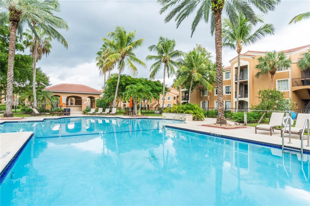 7920 N Nob Hill Rd , Unit 305, Tamarac, FL 33321 Photo