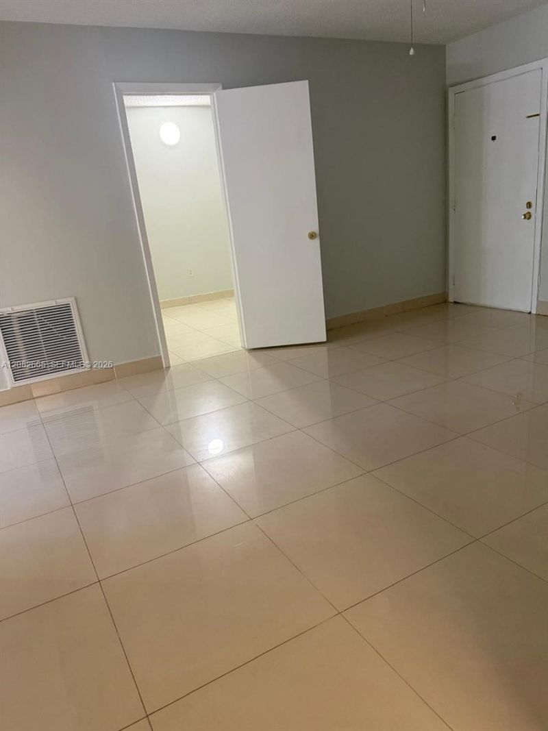 8650 SW 133rd Ave Rd , Unit 211, Miami, FL 33183 Photo