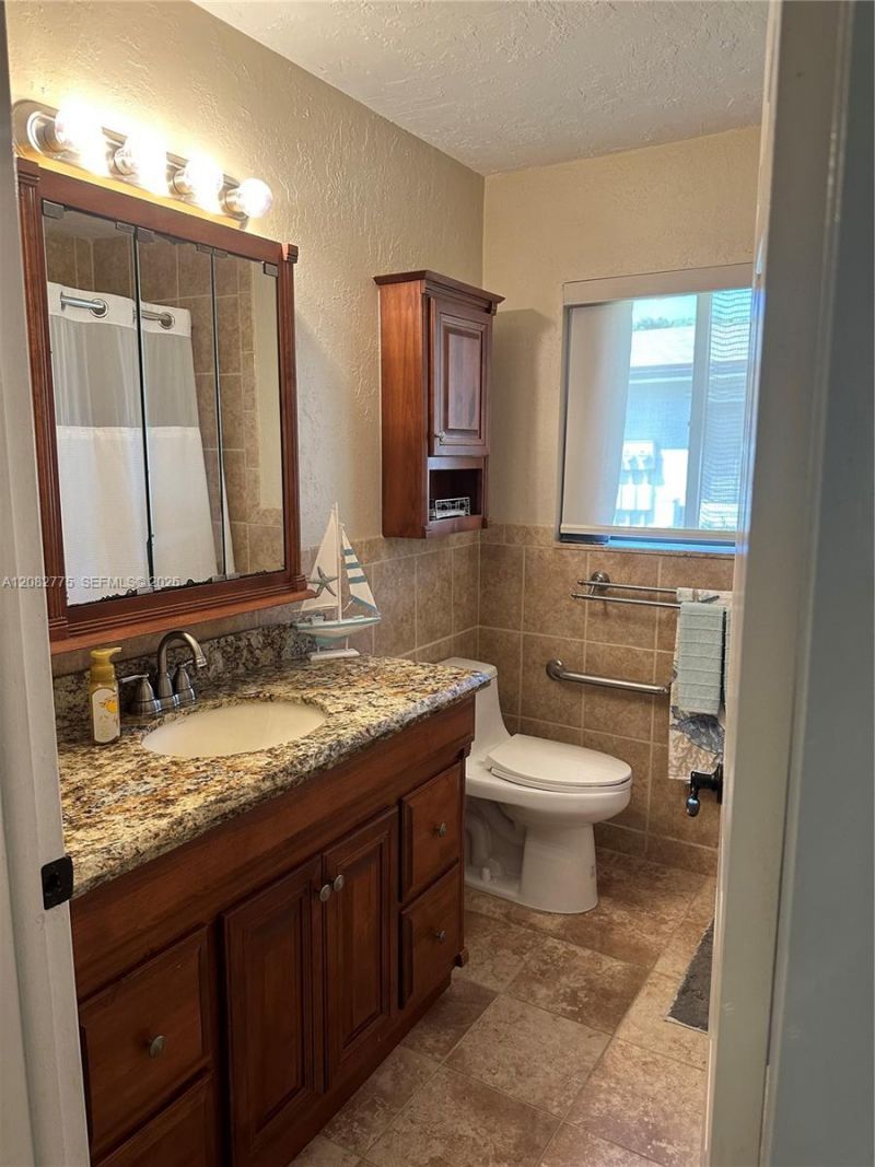 445 Lakeview Dr, Unit 1, Weston, FL 33326 Photo