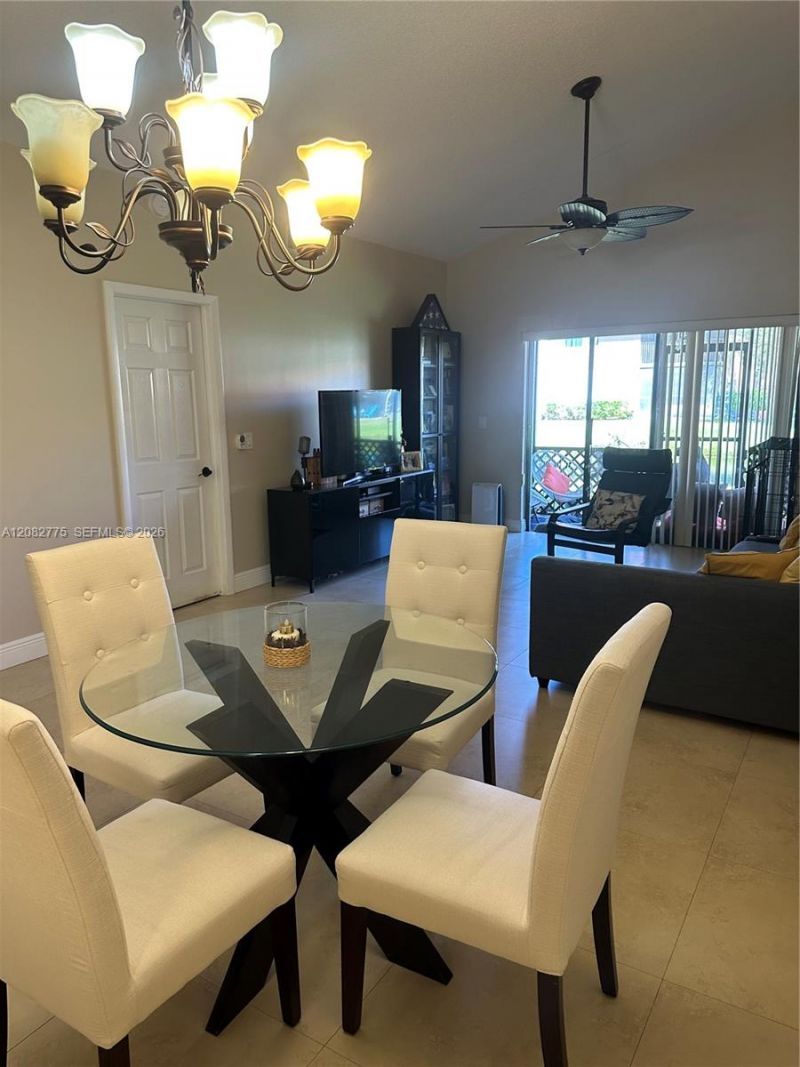 445 Lakeview Dr, Unit 1, Weston, FL 33326 Photo