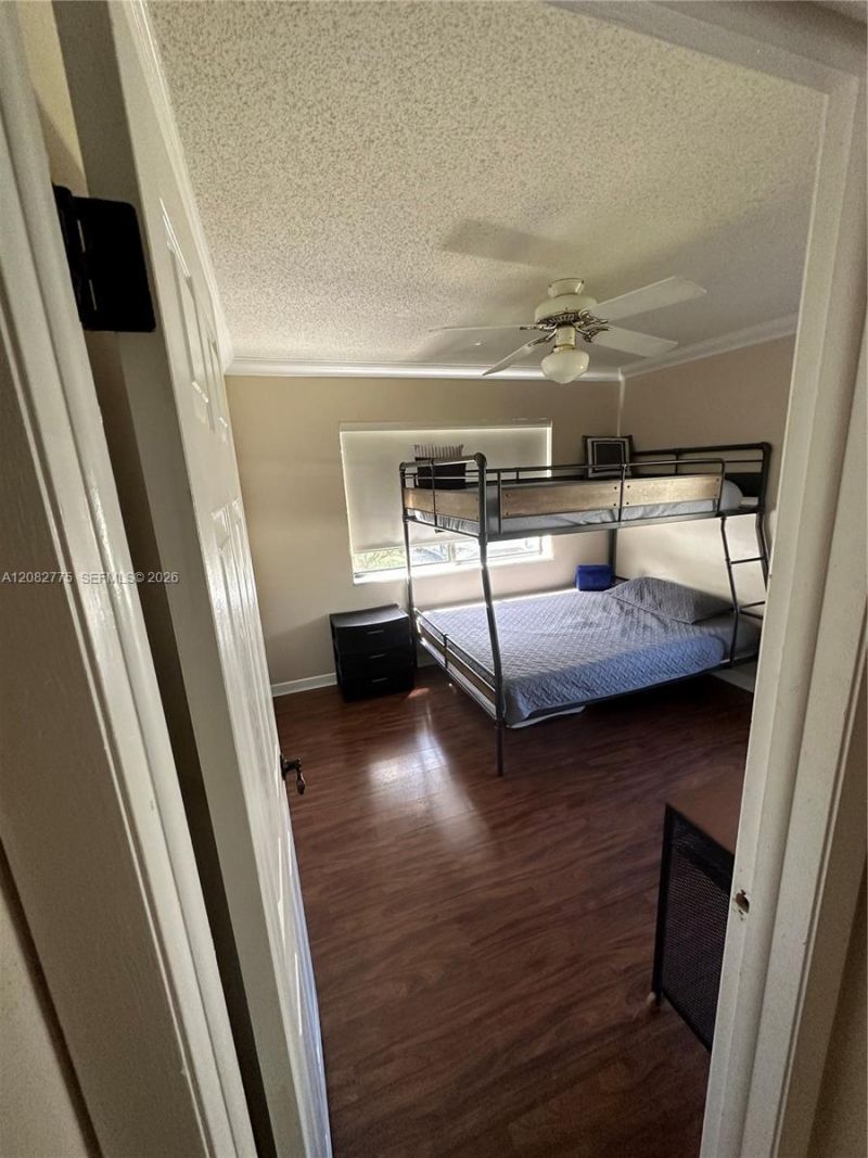 445 Lakeview Dr, Unit 1, Weston, FL 33326 Photo