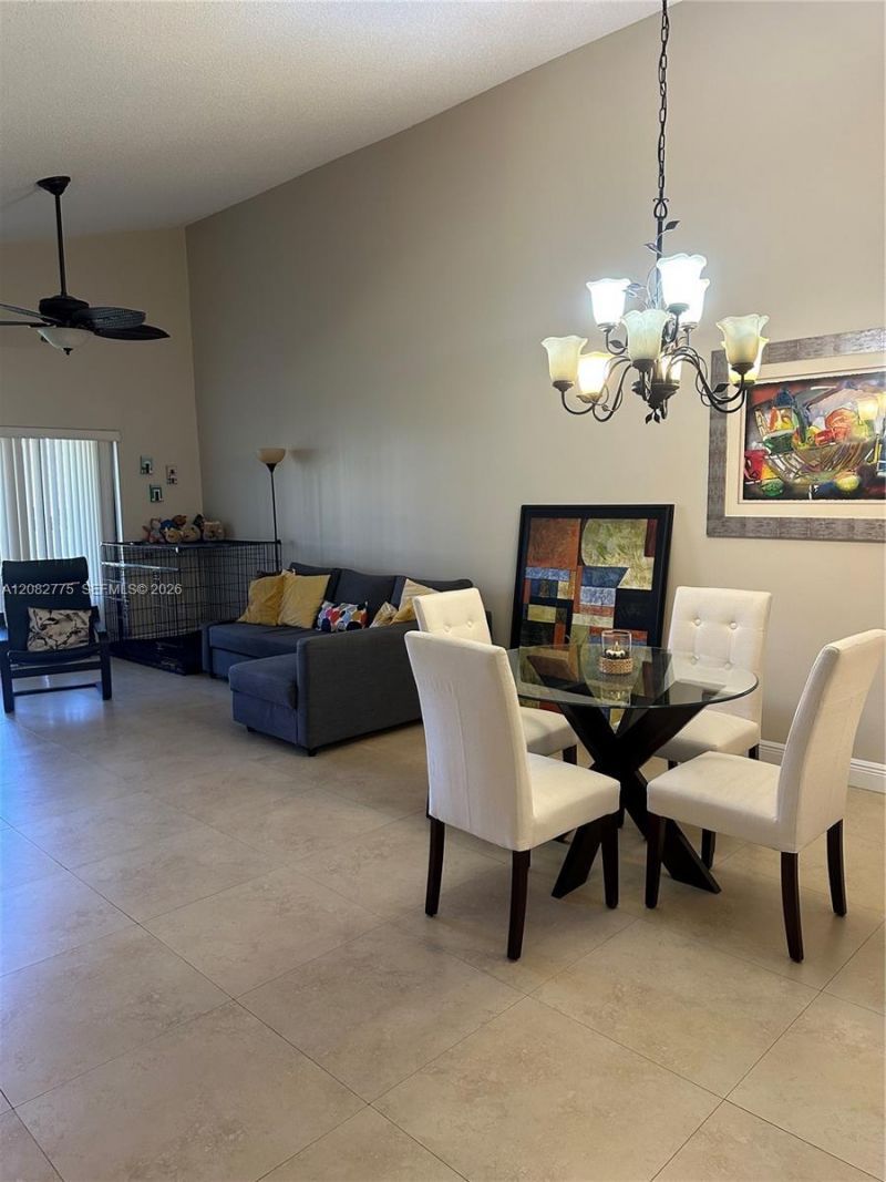 445 Lakeview Dr, Unit 1, Weston, FL 33326 Photo