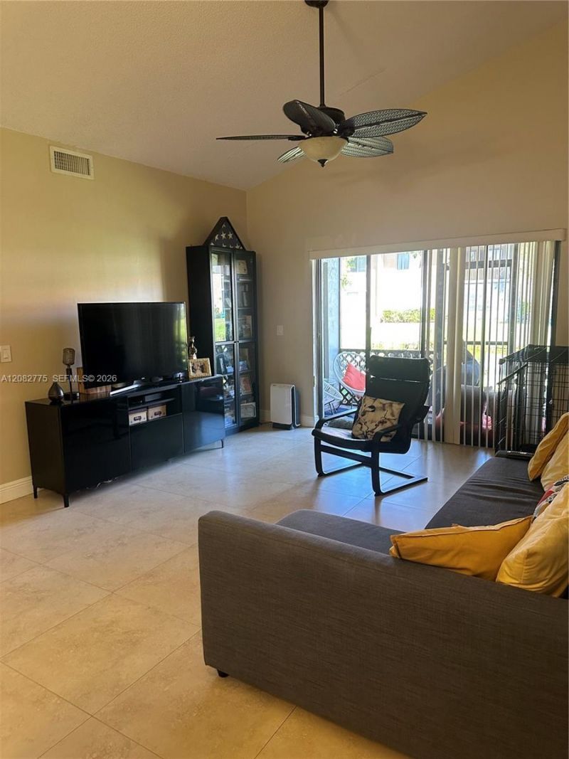 445 Lakeview Dr, Unit 1, Weston, FL 33326 Photo