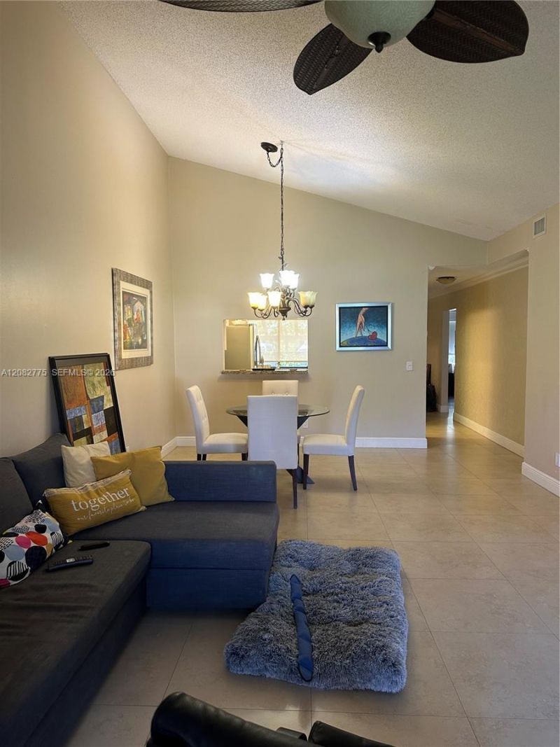 445 Lakeview Dr, Unit 1, Weston, FL 33326 Photo
