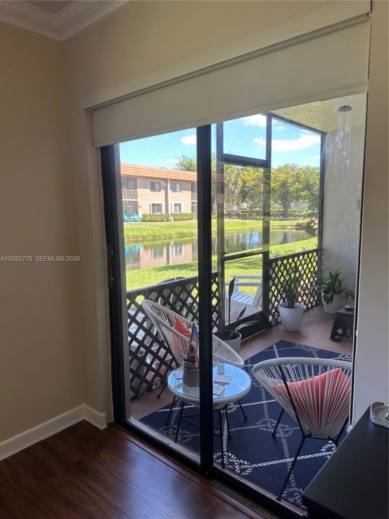 445 Lakeview Dr, Unit 1, Weston, FL 33326 Photo