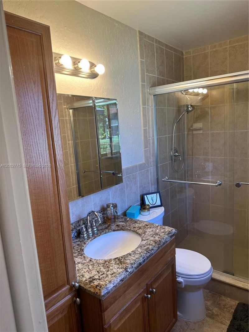 445 Lakeview Dr, Unit 1, Weston, FL 33326 Photo
