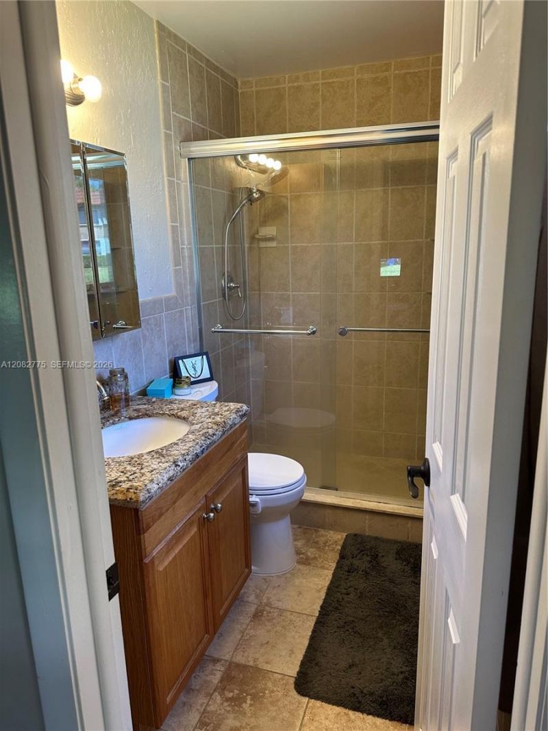 445 Lakeview Dr, Unit 1, Weston, FL 33326 Photo