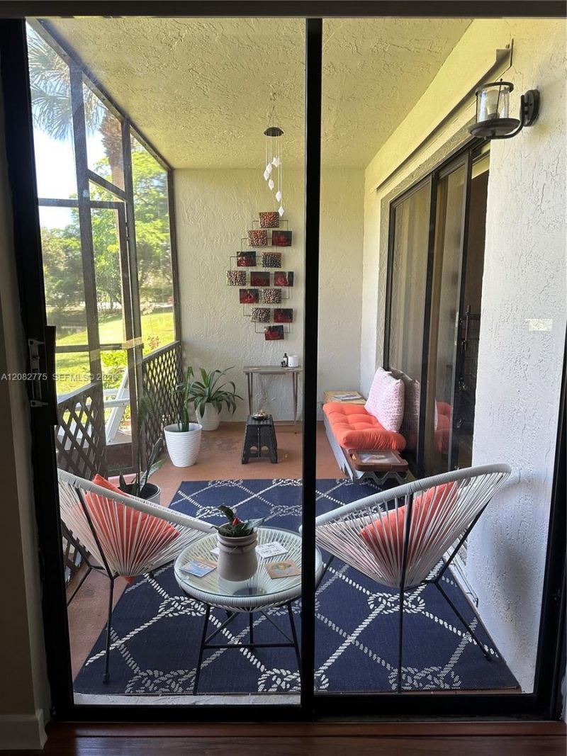 445 Lakeview Dr, Unit 1, Weston, FL 33326 Photo