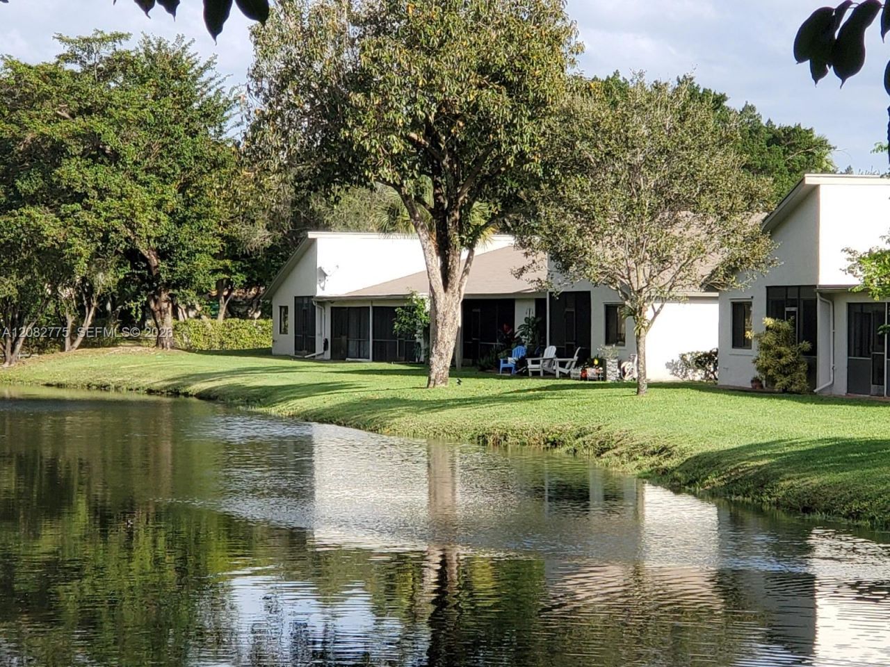 445 Lakeview Dr, Unit 1, Weston, FL 33326 Photo