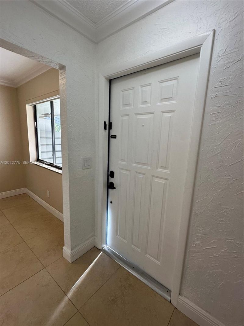 445 Lakeview Dr, Unit 1, Weston, FL 33326 Photo