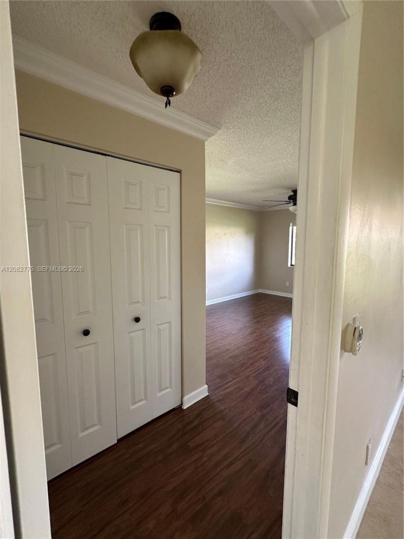 445 Lakeview Dr, Unit 1, Weston, FL 33326 Photo