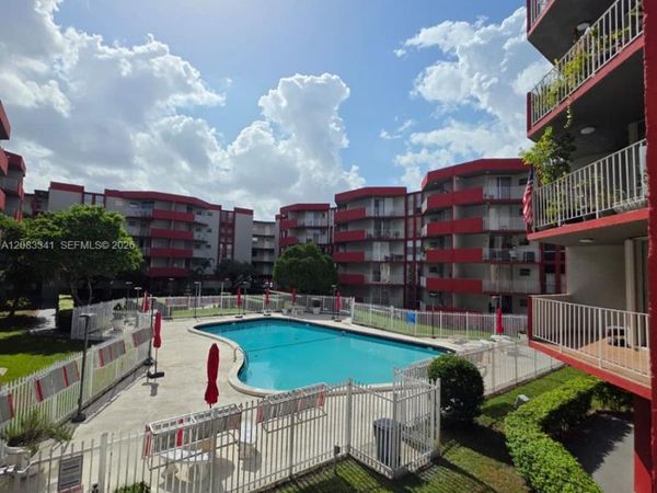 1750 W 46th St , Unit 207, Hialeah, FL 33012