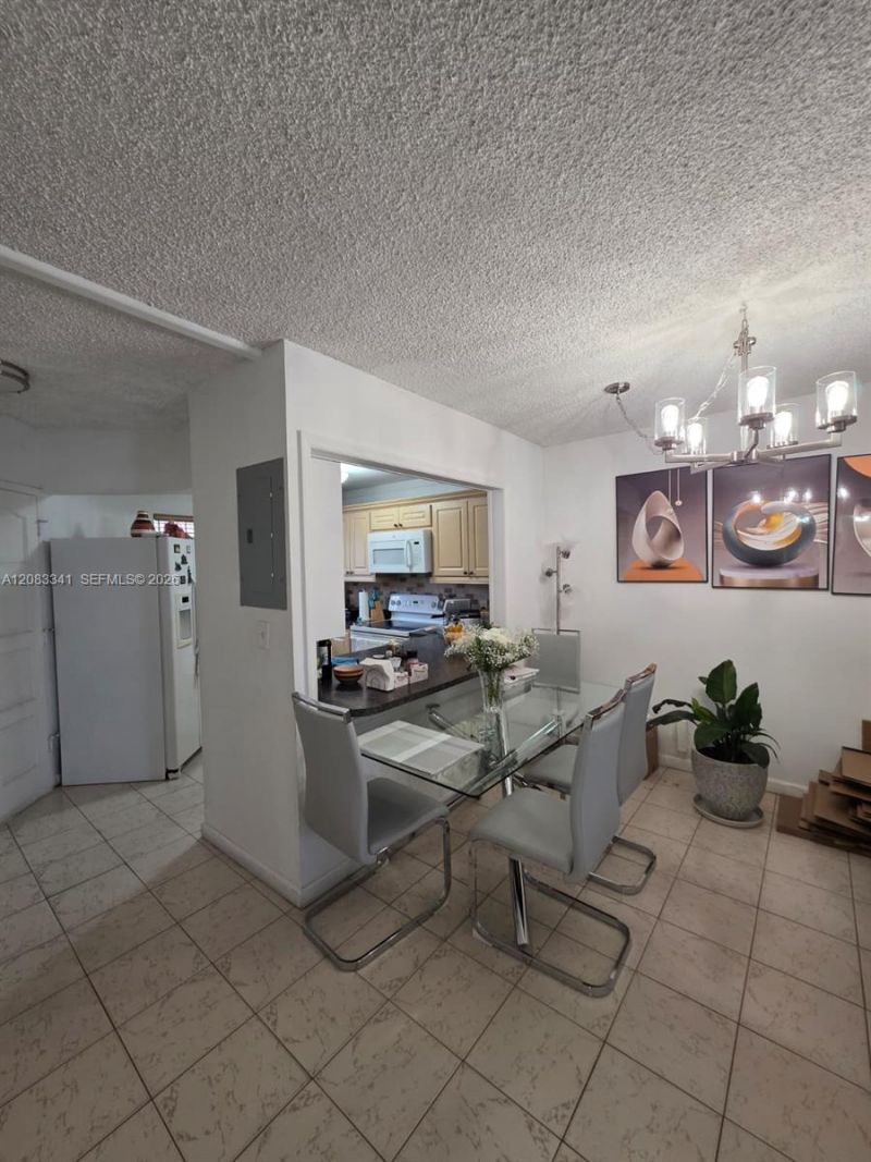1750 W 46th St , Unit 207, Hialeah, FL 33012 Photo