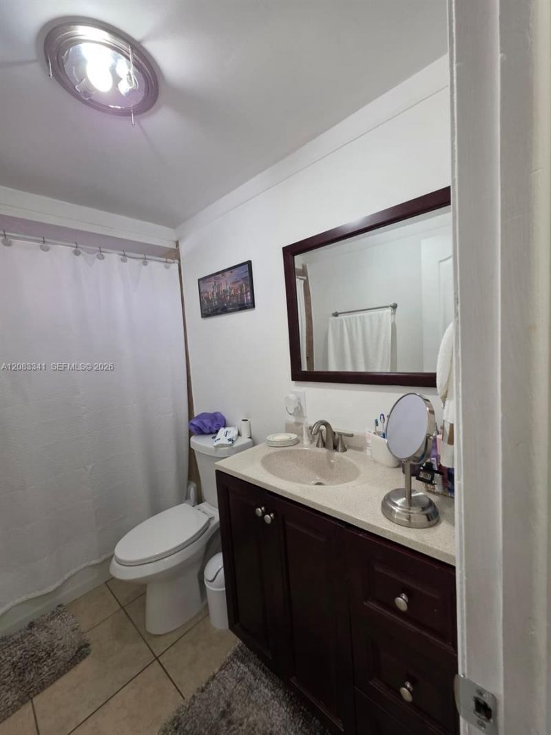 1750 W 46th St , Unit 207, Hialeah, FL 33012 Photo