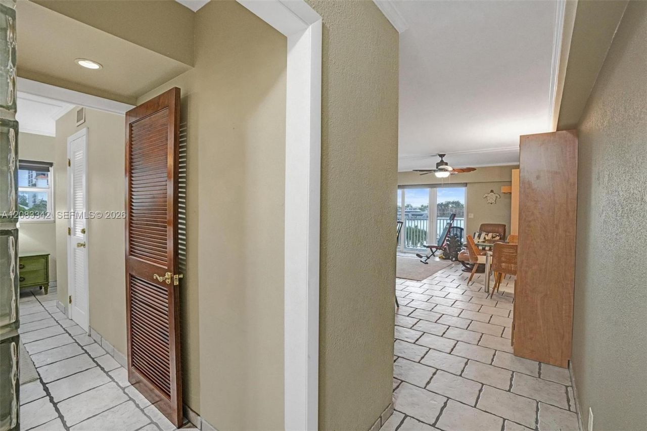 95 N Birch Rd, Unit 301, Fort Lauderdale, FL 33304 Photo