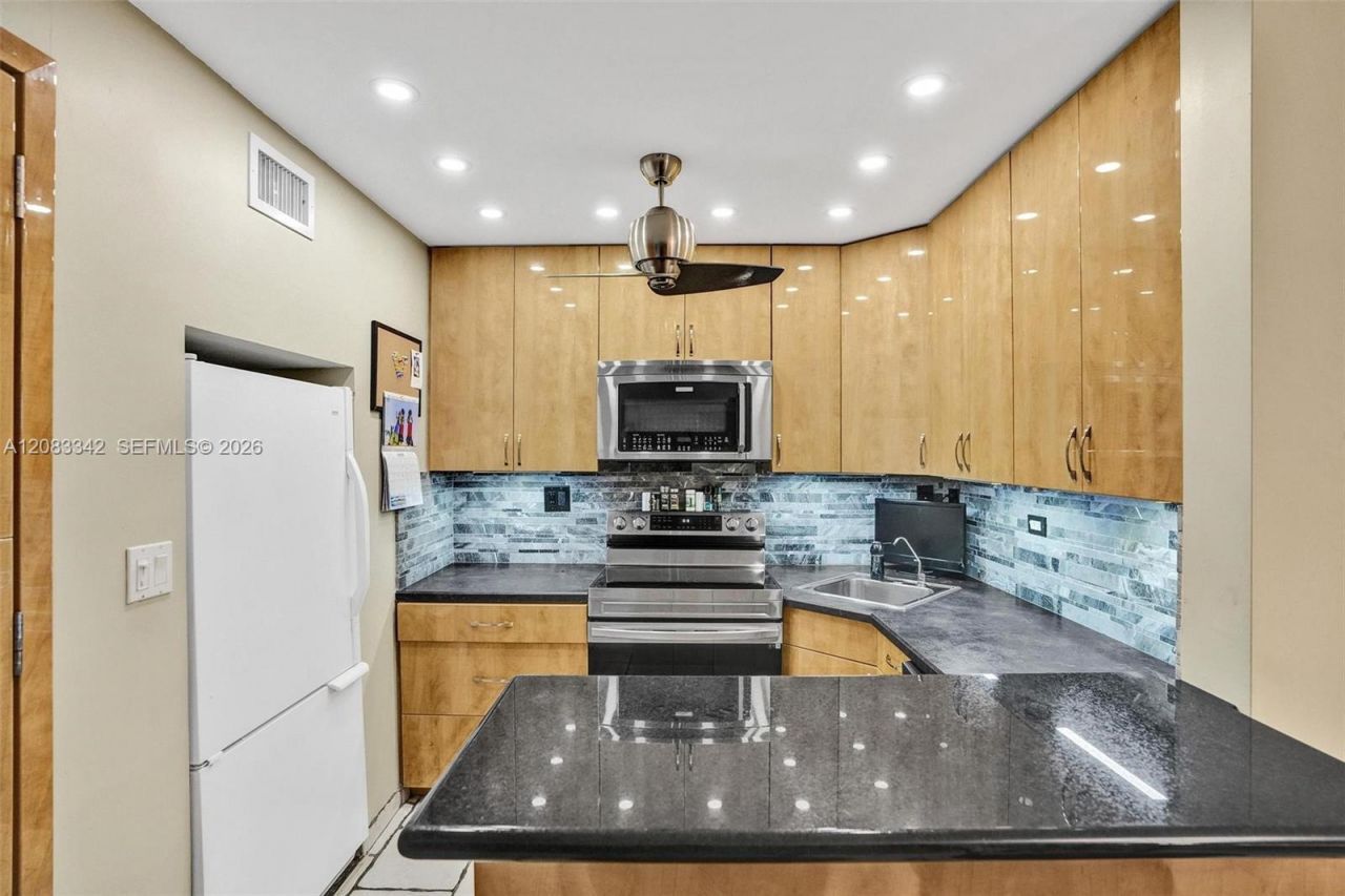 95 N Birch Rd, Unit 301, Fort Lauderdale, FL 33304 Photo