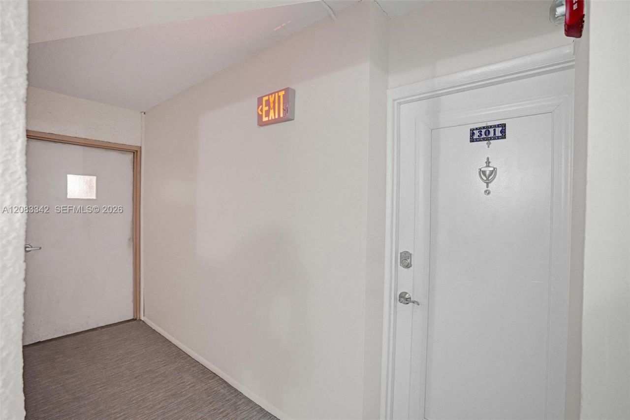 95 N Birch Rd, Unit 301, Fort Lauderdale, FL 33304 Photo