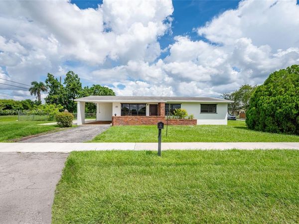 955 NW 15th St , Homestead, FL 33030