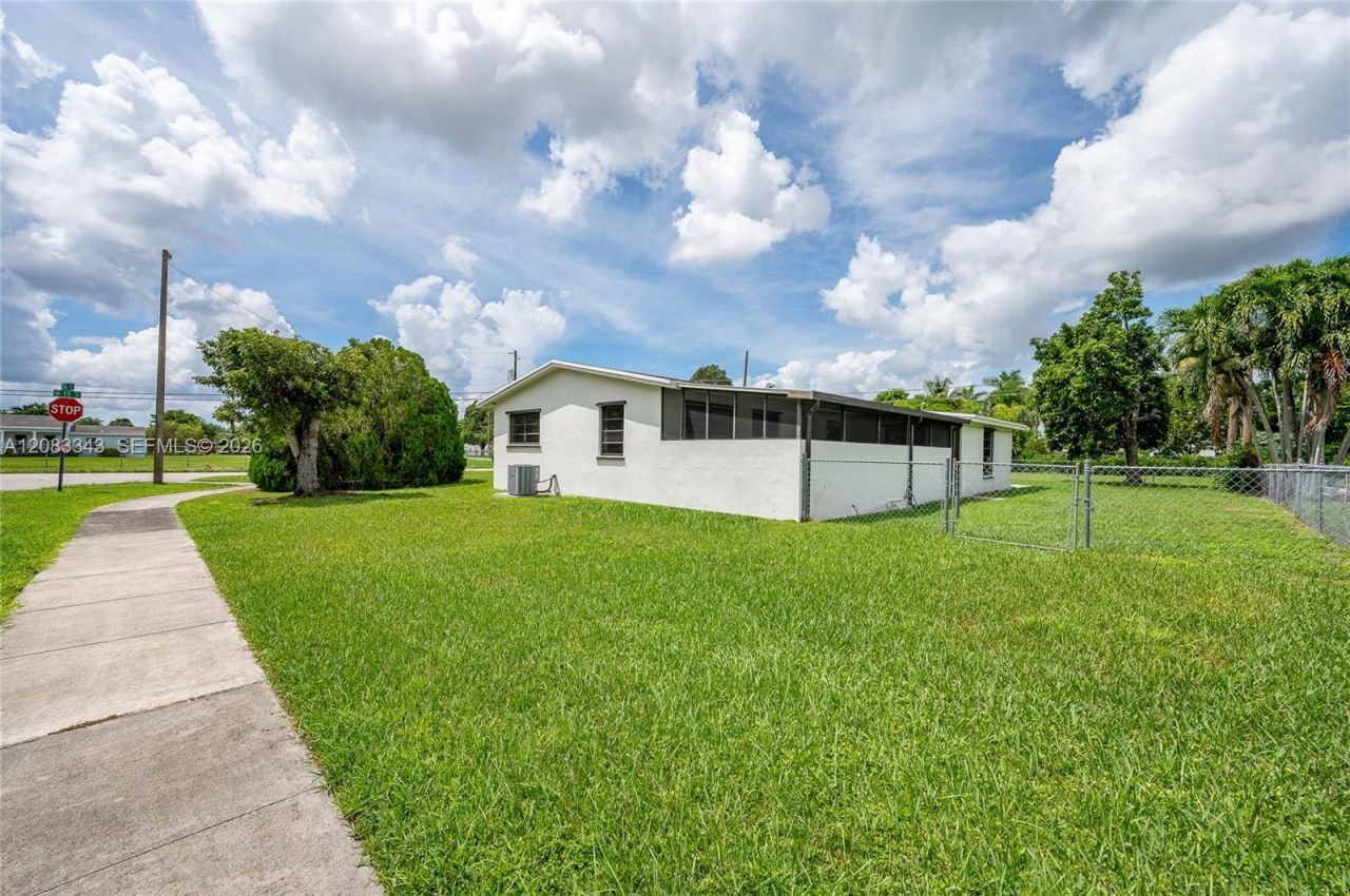 955 NW 15th St , Homestead, FL 33030 Photo