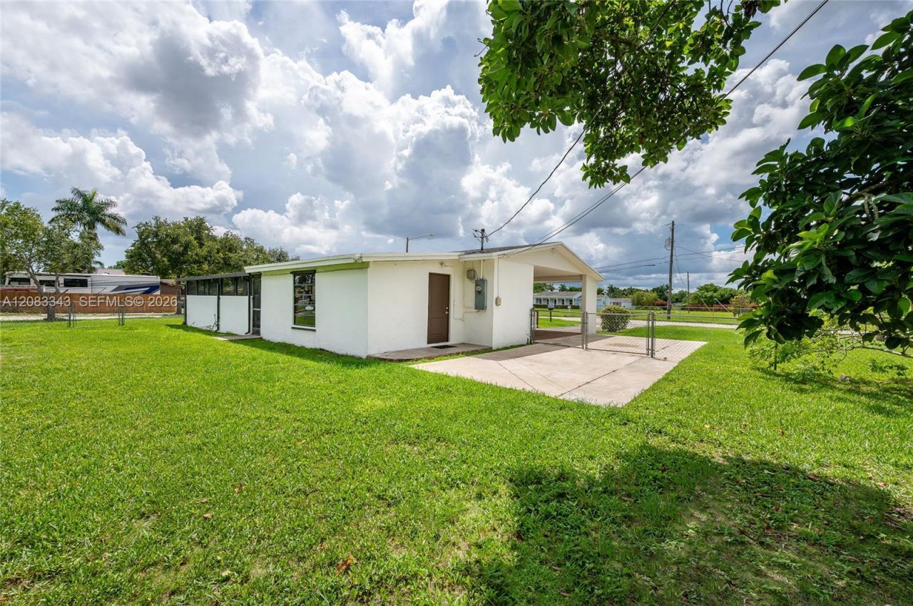 955 NW 15th St , Homestead, FL 33030 Photo
