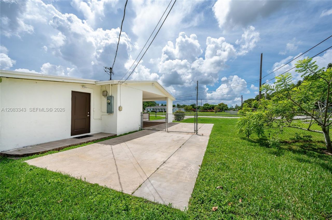 955 NW 15th St , Homestead, FL 33030 Photo