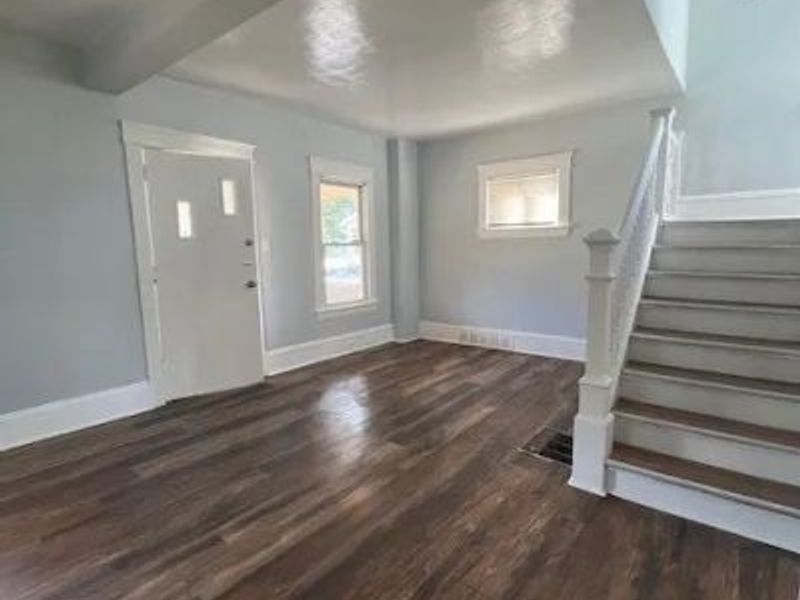 994 Parkwood Drive, Cleveland, OH 44108 Photo 3