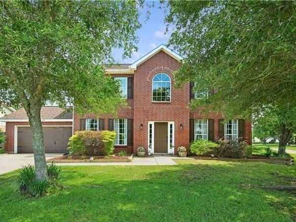 600 FAIRWAY Court , Covington, LA 70435