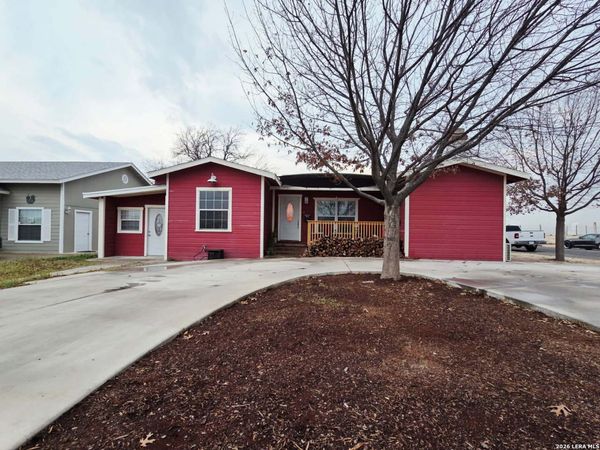 1916 N MAIN ST, Del Rio, TX 78840