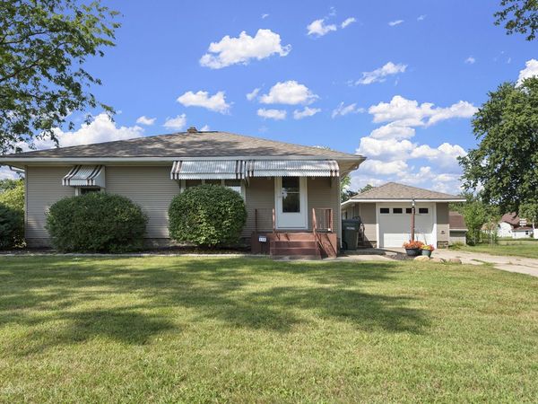 110 N Lincoln Street , Coal City, IL 60416