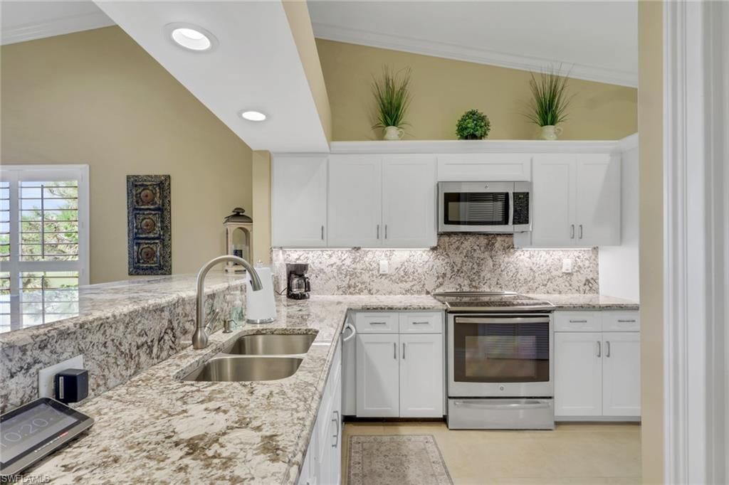 5270 Fox Hollow Dr, Unit 607, Naples, FL 34104 Photo