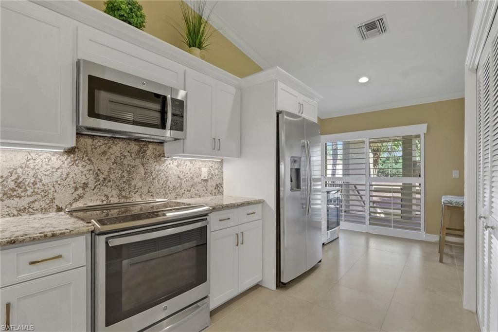5270 Fox Hollow Dr, Unit 607, Naples, FL 34104 Photo