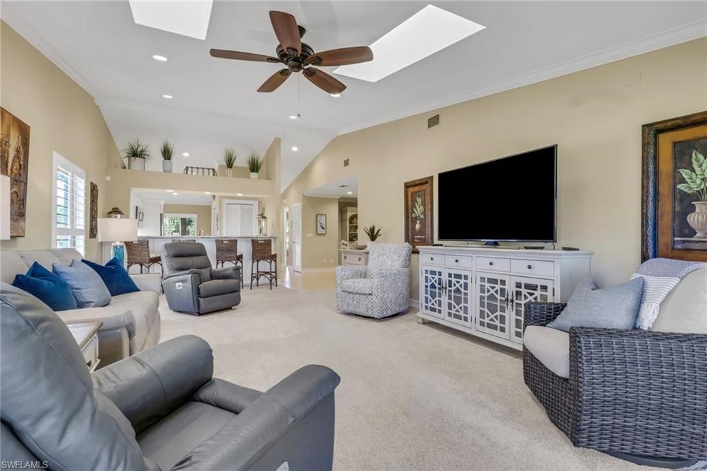5270 Fox Hollow Dr, Unit 607, Naples, FL 34104 Photo