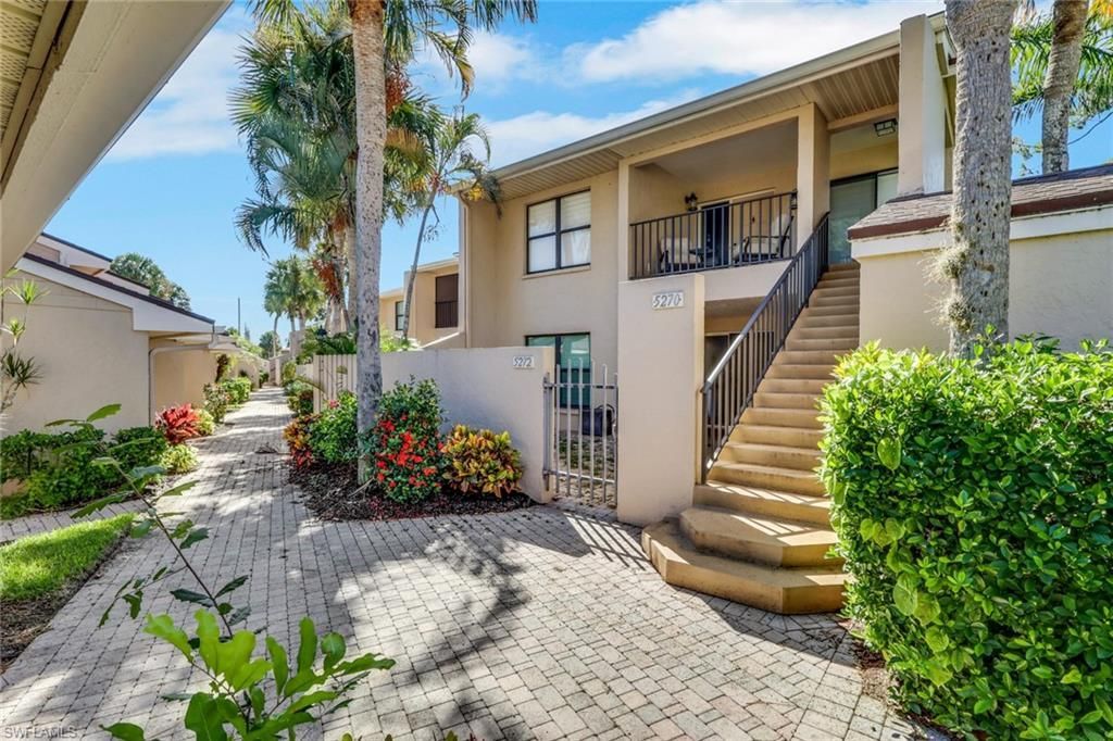5270 Fox Hollow Dr, Unit 607, Naples, FL 34104 Photo