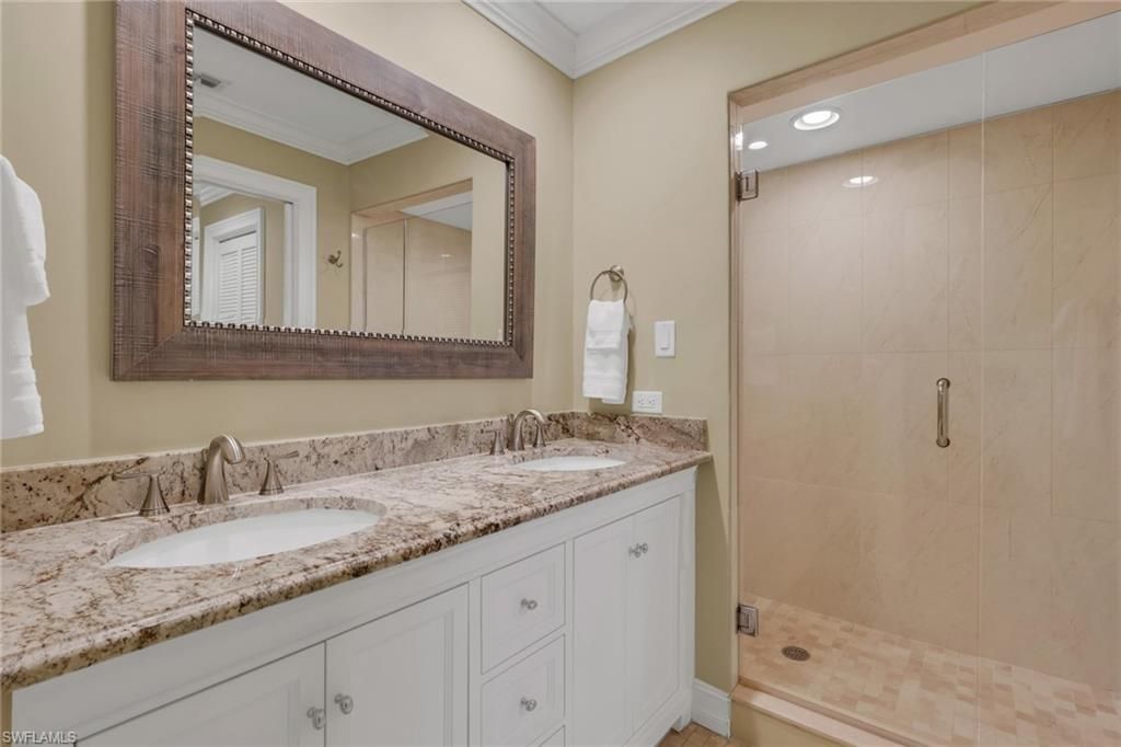 5270 Fox Hollow Dr, Unit 607, Naples, FL 34104 Photo