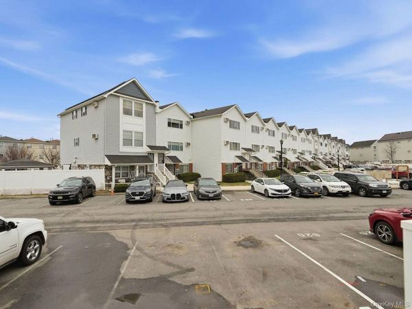111 Horizon Court , Bronx, NY 10473