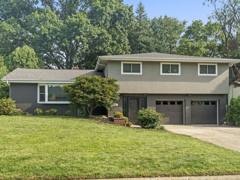 608 Latham Court, Columbus, OH 43214 Photo 1