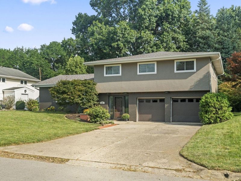 608 Latham Court, Columbus, OH 43214 Photo 3