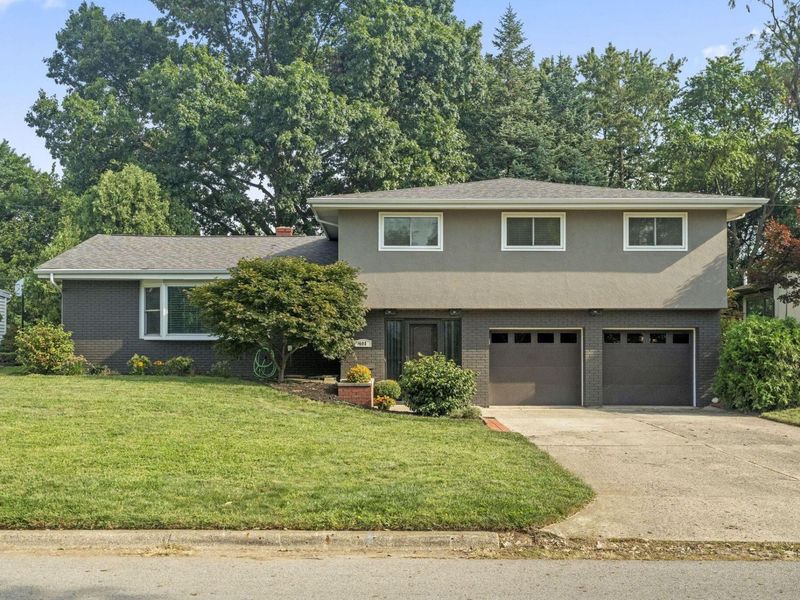 608 Latham Court, Columbus, OH 43214 Photo 4