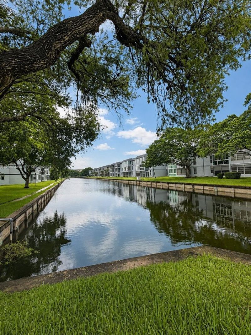 8350 Sands Point Blvd , Unit E309, Tamarac, FL 33321 Photo