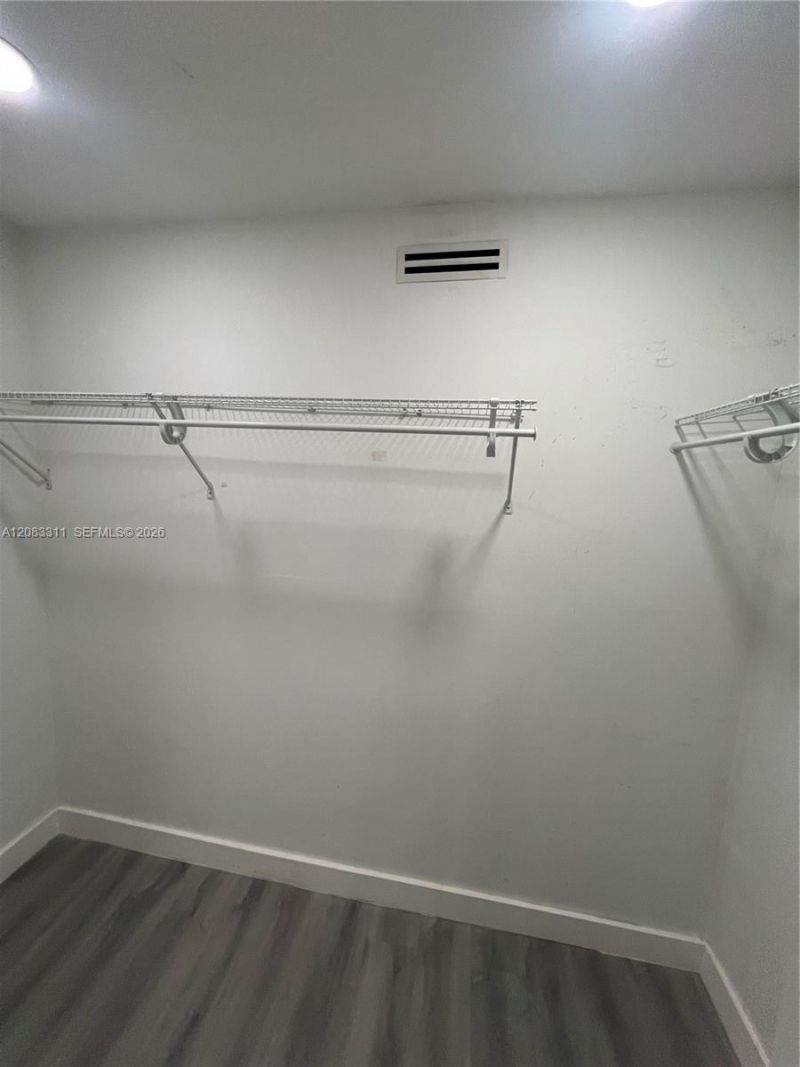 30 SE 4th Ave, Unit 106, Hallandale Beach, FL 33009 Photo